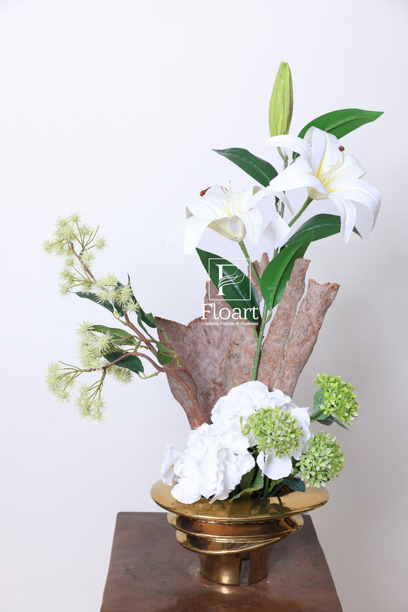 Composition florale artificielle blanche illusion main image 0