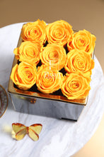 Charger l&#39;image dans la galerie, eternelles-roses-eternelles-box-floart-maroc-fleuriste-cadeau-corporate-flower-box-red-rouge-white-yellow-cloche-sous-cloche
