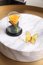Charger l'image dans la galerie, fleurs séchées livraison cadeau cadeaux arrangement florale lys rose éternelle rose rouge fleuriste casablanca créations florales design floral décoration maison événements fleur éternelle rose immortelle éternelle rose rouge fleuriste sous cloche amour Jaune