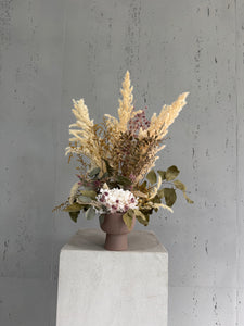 Création florale séchée blanche et verte