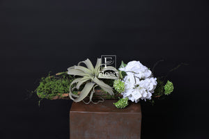 Composition florale artificielle blanche et verte